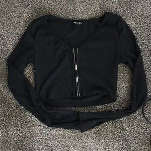 Black cropped long sleeve w moveable zippers